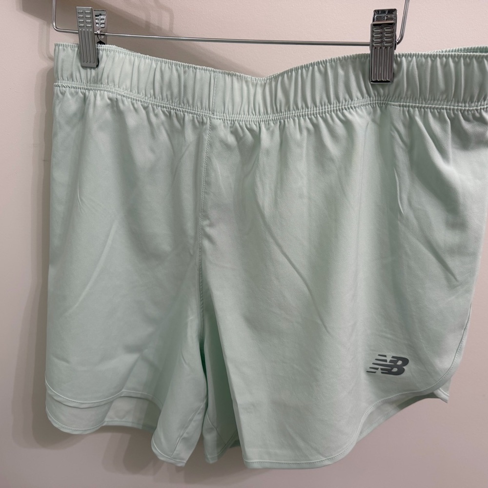 New Balance L Women's Mint Athletic Shorts 5 inch #012